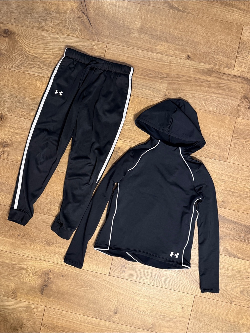 Under Armour girls set